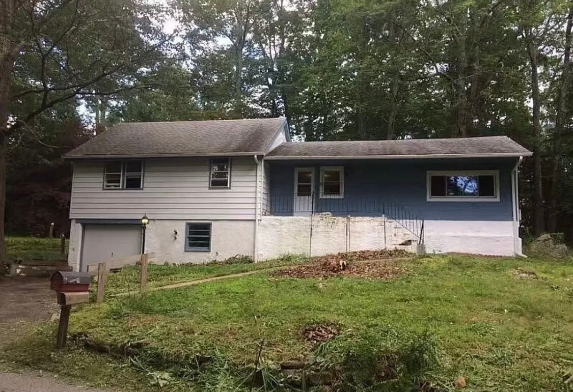 Building Photo - 2 Oakfield Dr