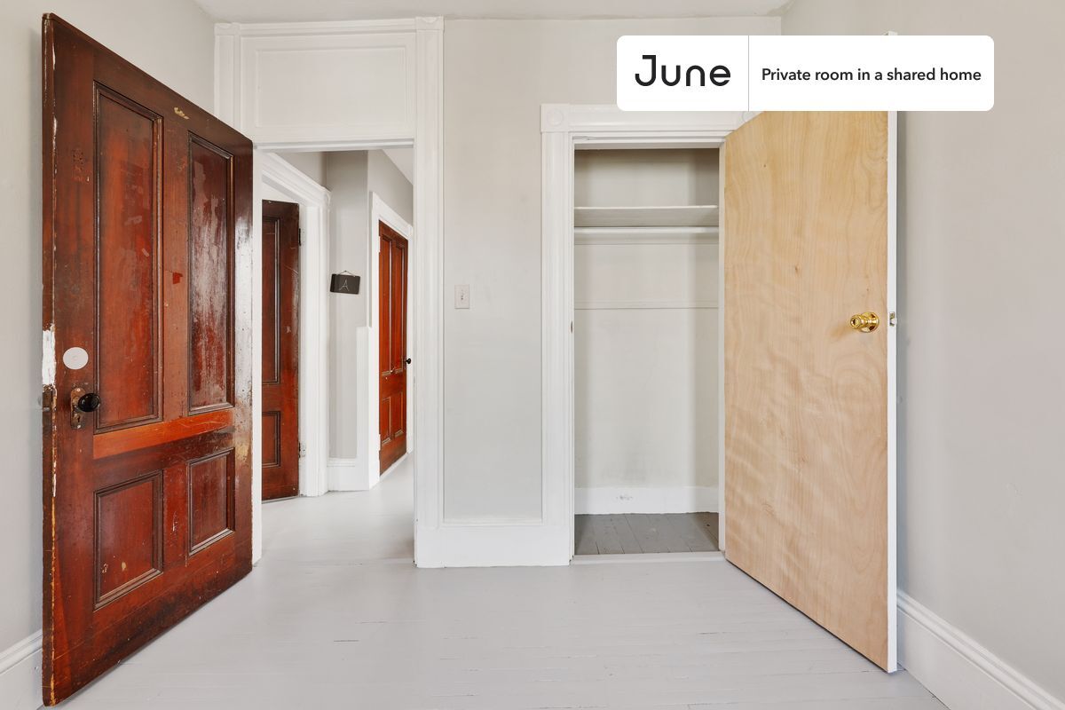 Building Photo - Room in Shared 4 bed/2 bath home in Allston