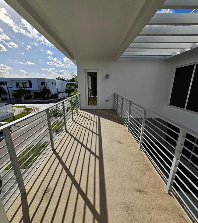 Building Photo - 10289 NW 75th Terrace