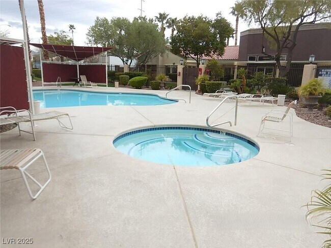 Building Photo - 7885 W Flamingo Rd