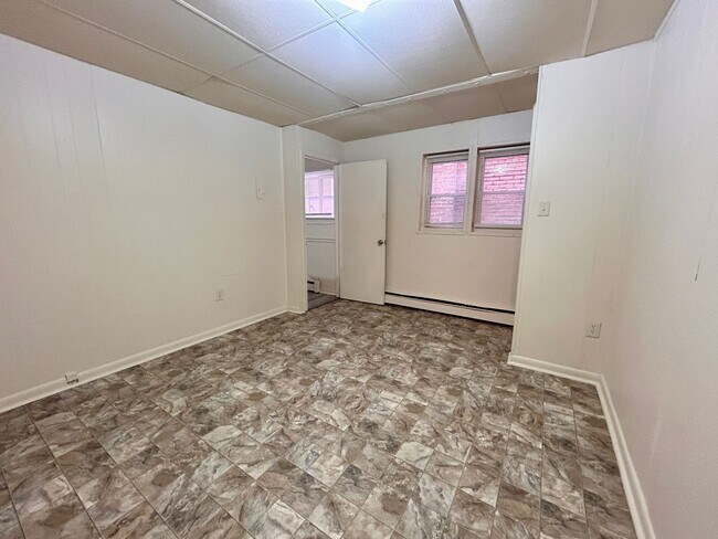 Building Photo - Bright 2-Bedroom Apartment in the Heart of Marietta