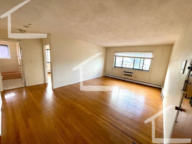 Building Photo - 35 Allston St