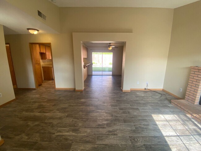 Building Photo - 1275 Peterson Ranch Rd