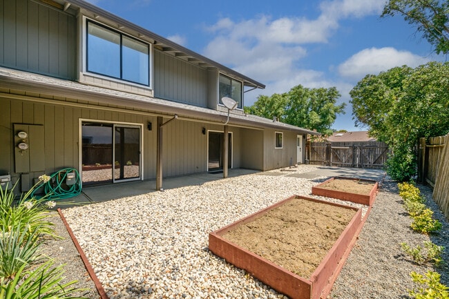 Building Photo - 1704 Humboldt Ave
