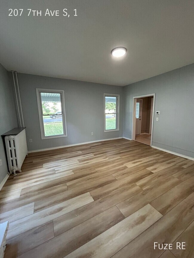 Building Photo - 207 7th Ave S