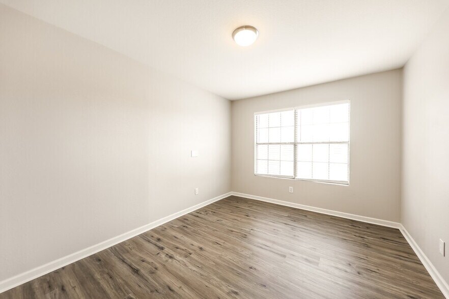 Building Photo - 10014 W Irma Ln