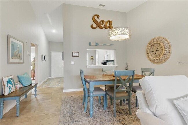 Building Photo - 9320 Clubside Cir