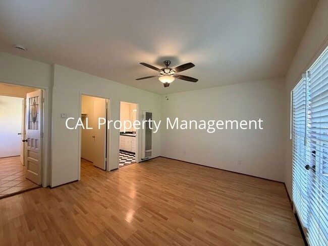 Building Photo - 3 Bed/2 Bath Single Level Home!