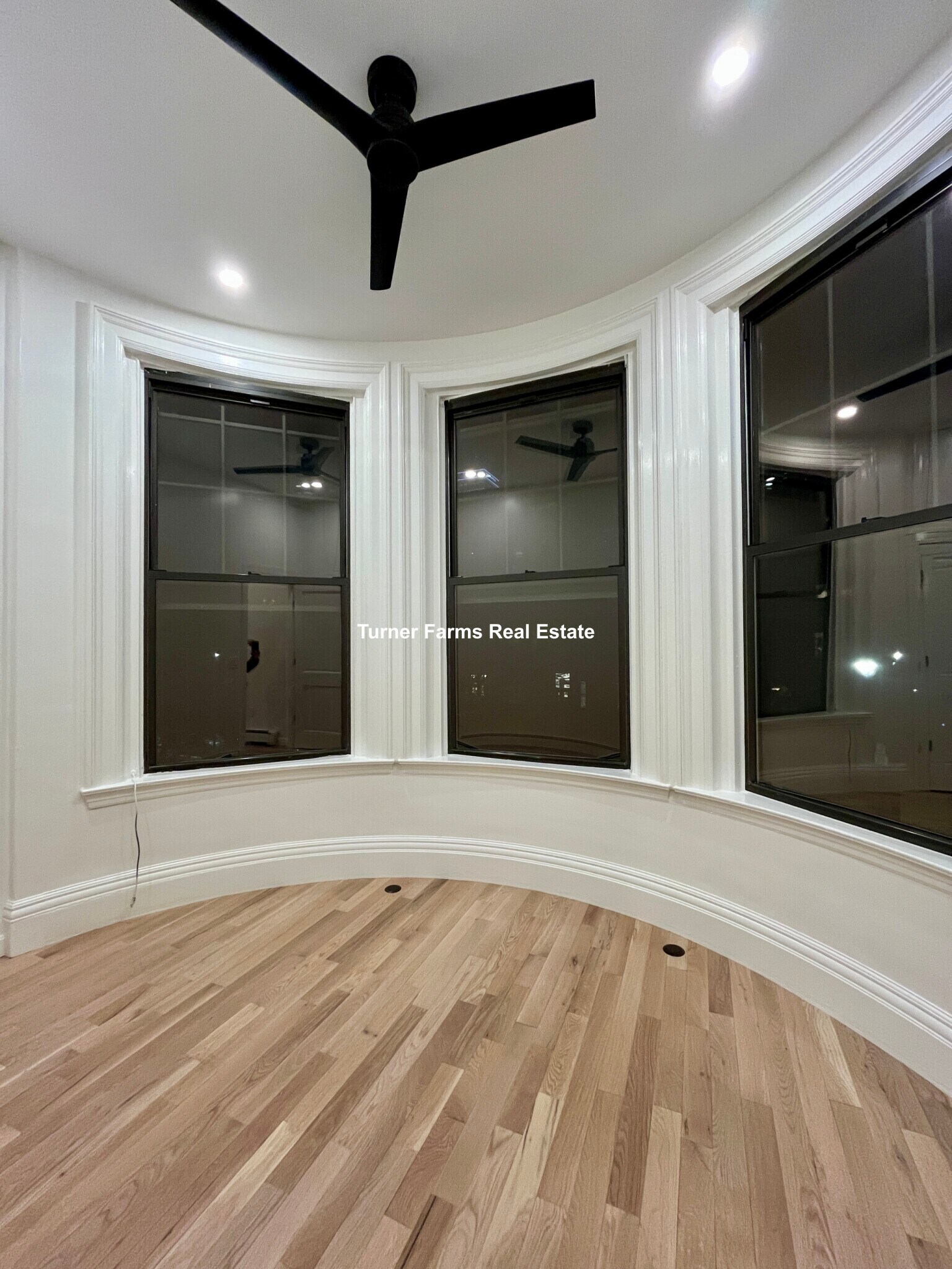 Building Photo - 464 Beacon St