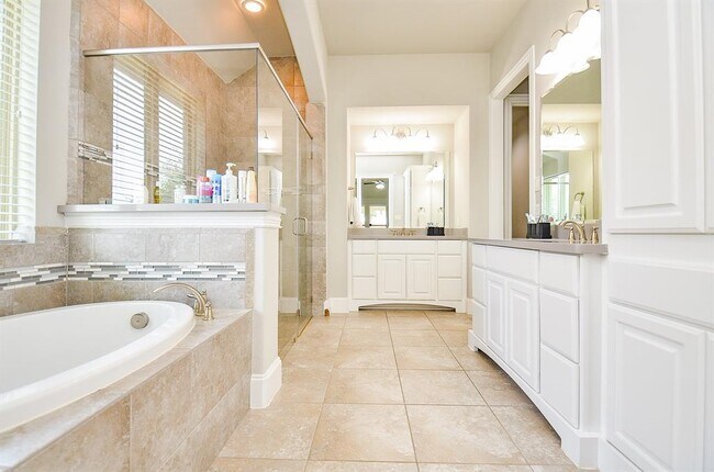 Building Photo - 27522 Blackstone Canyon Ln