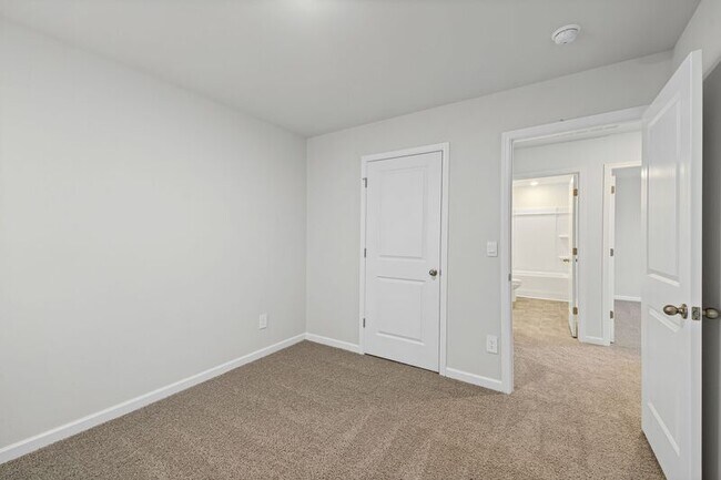 Building Photo - 4340 Oswin Dr