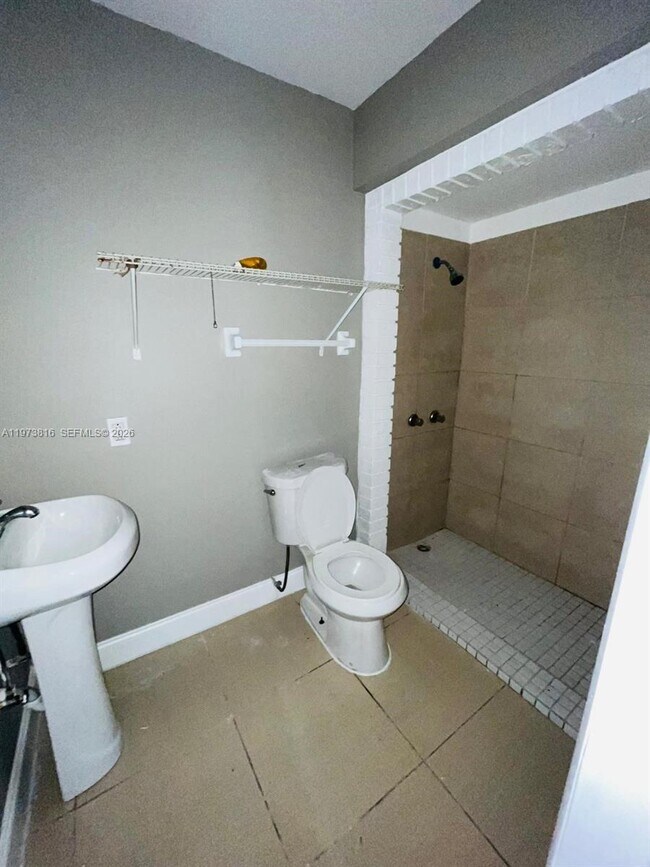 Building Photo - 7701 SW 10th Ct