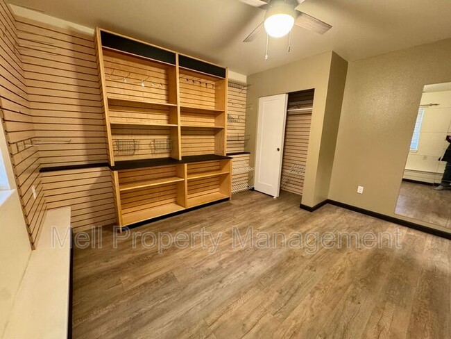 Building Photo - 490 SE Alpine Ave