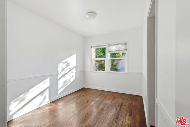 Building Photo - 1440 S Sherbourne Dr