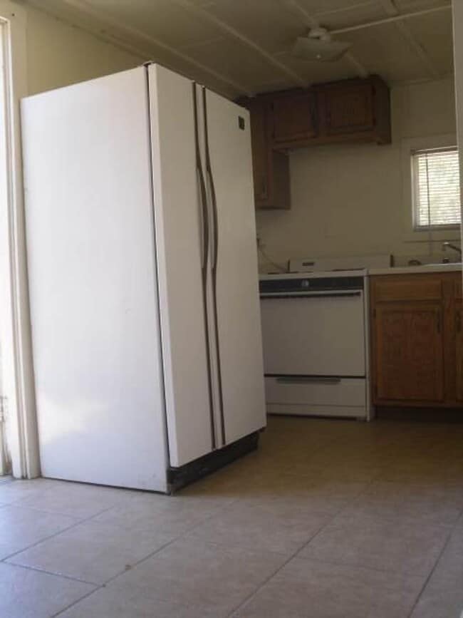 Building Photo - Simple, Practical Living in the Heart of T...