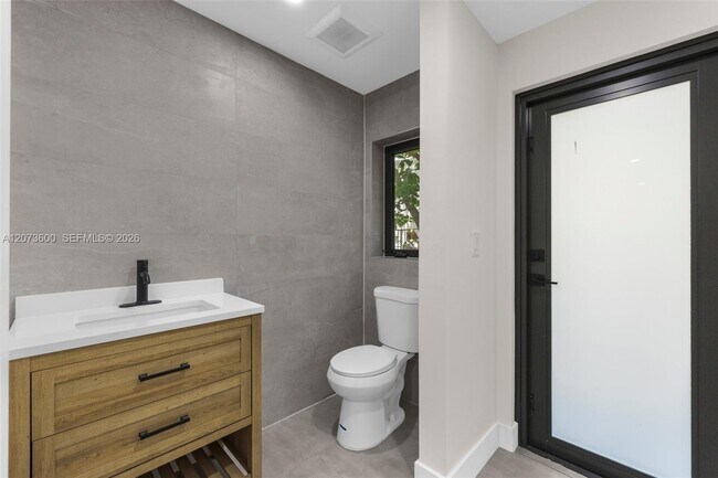 Building Photo - 345 Sarto Ave