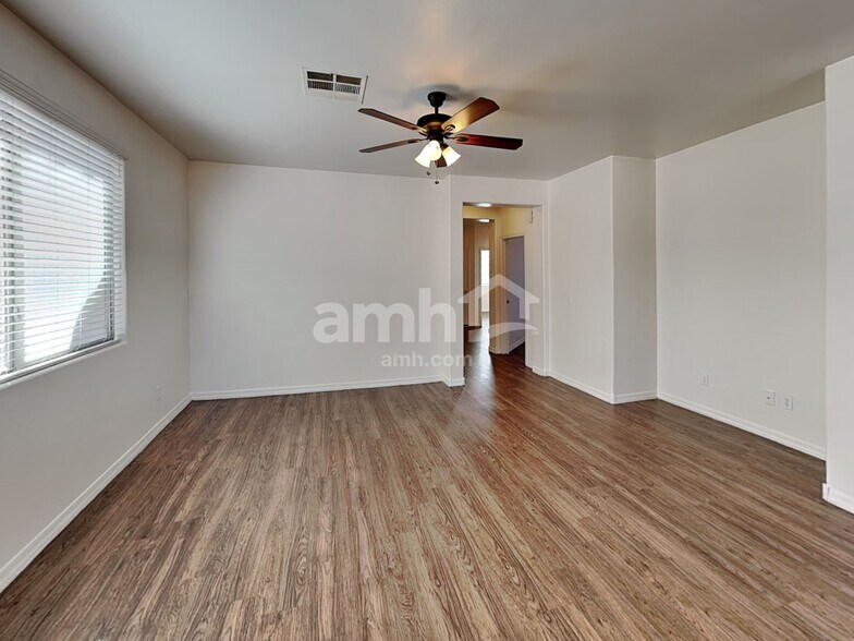 Building Photo - 9360 W Payson Rd