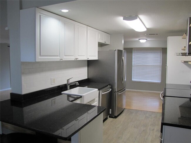 Building Photo - 7807 N Matanzas Ave