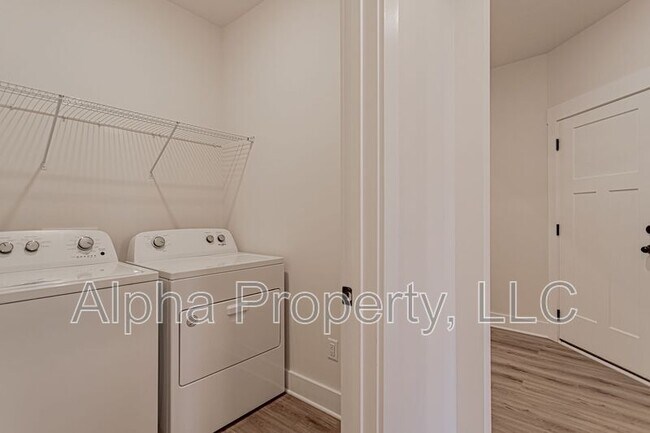 Building Photo - 1554 Shallons Ct