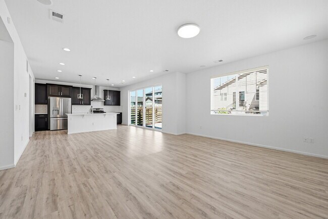 Building Photo - $2,840.95- 3-bed, 2.5 bath home in Aurora