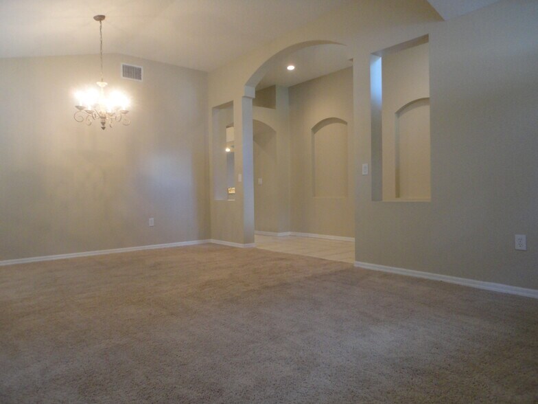 Building Photo - 1452 Baythorn Dr