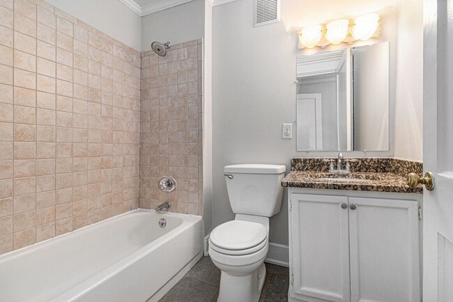 Building Photo - 2 bdrm, 2 bath home in Grant Park