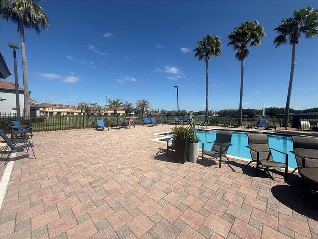 Building Photo - 2970 Ashland Ln S