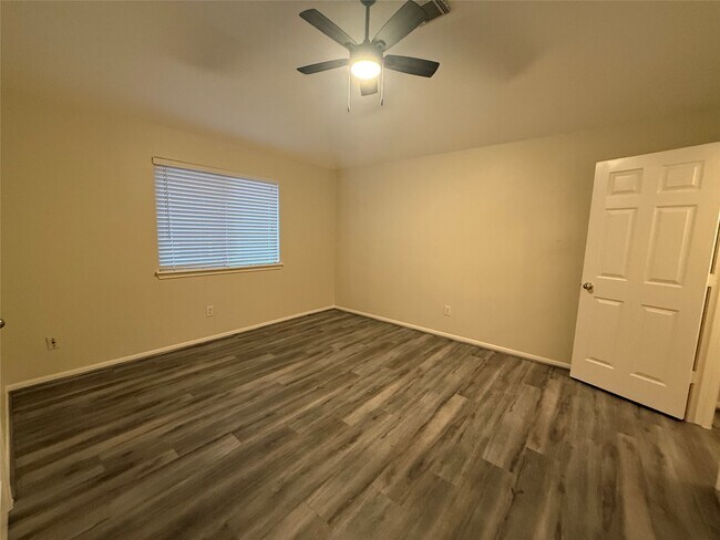 Building Photo - 12919 Deer Cove Ln