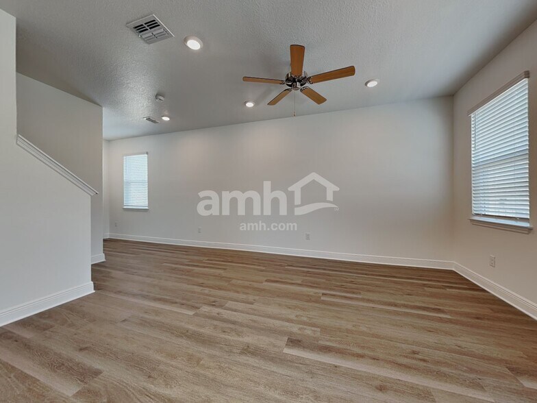 Building Photo - 6786 Atlantic Bch Ave