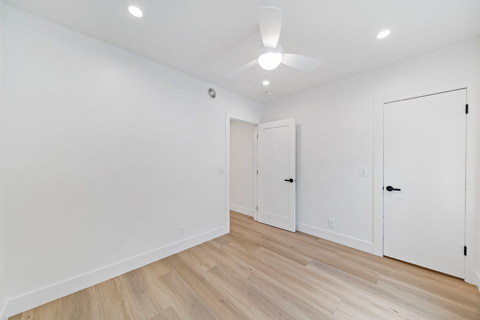 2616 3/4 - 2616 Glendale Blvd