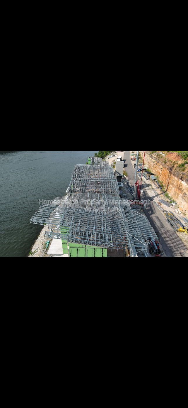 Building Photo - 5 Lake Rd