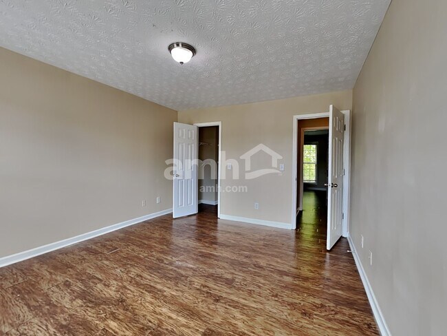 Building Photo - 70 Maxton Ave