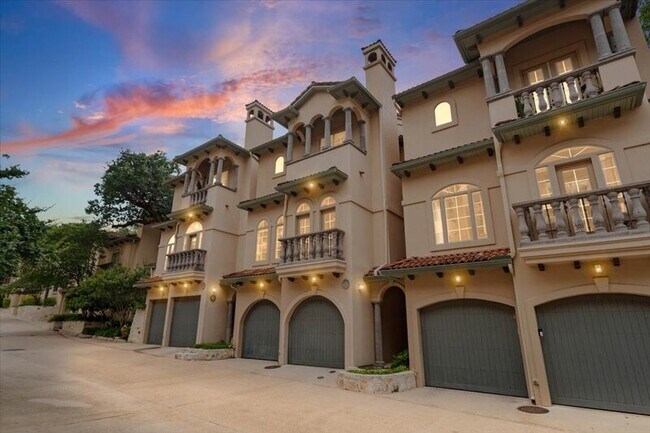 Building Photo - 1529 Barton Springs Rd