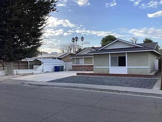 Building Photo - Well Kept Home in quite area of town