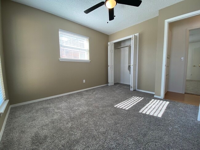 Building Photo - 928 Jona Kay Terrace