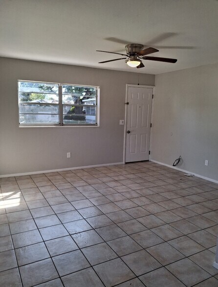 Building Photo - 5301 E 18th Ave