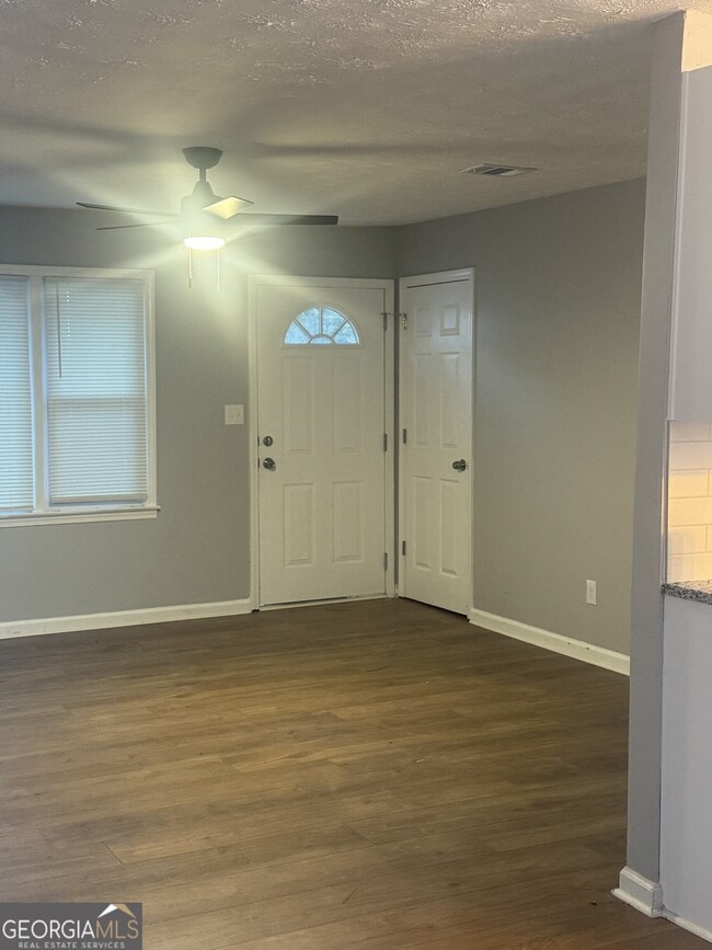 Building Photo - 1996 Cleburne Pkwy