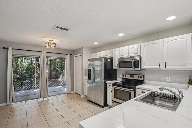 Building Photo - 7842 Citrus Blossom Dr
