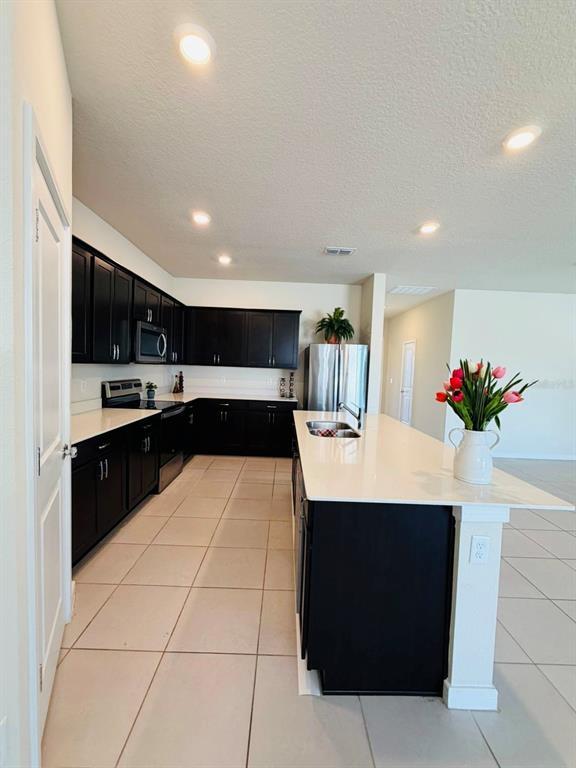 Building Photo - 13049 Skyway Ln