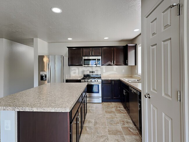 Building Photo - 11934 Edgemoor St