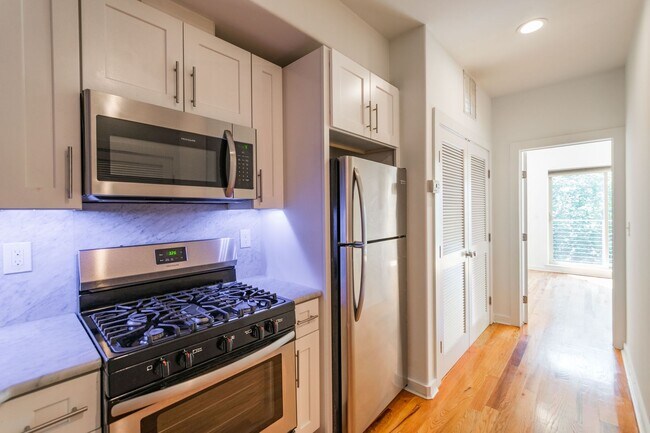 Building Photo - 1642 N Marshall St