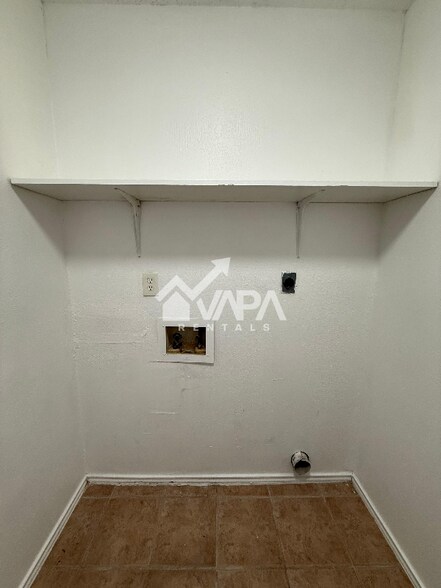 Building Photo - 7135 Grassy Trail