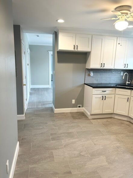 Kitchen - 10 Devon Ter