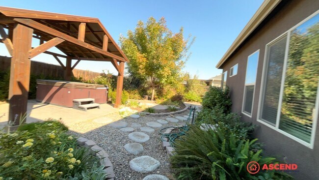 Building Photo - Amazing Home Off Calloway and Snow Rd!