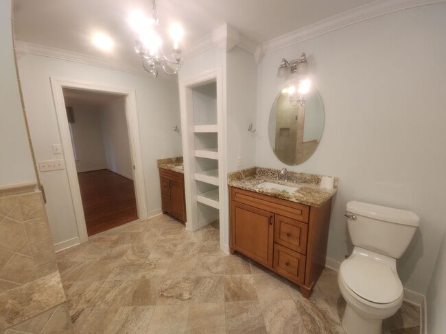 Building Photo - Incredible Spacious Home in Five Lakes!