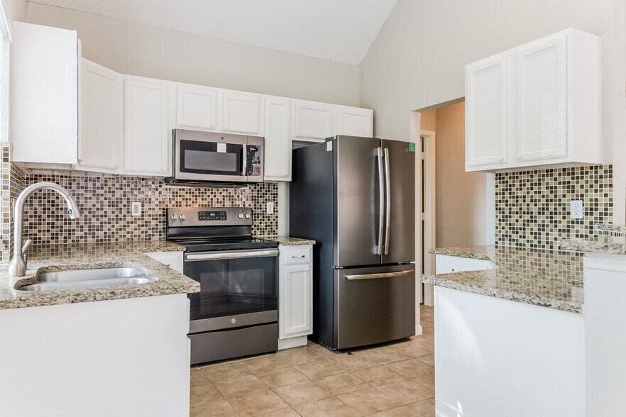 Building Photo - 7608 Honeybee Ln