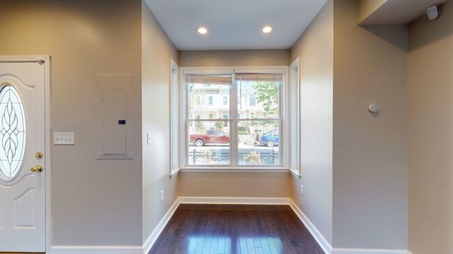 Building Photo - 1247 I St NE