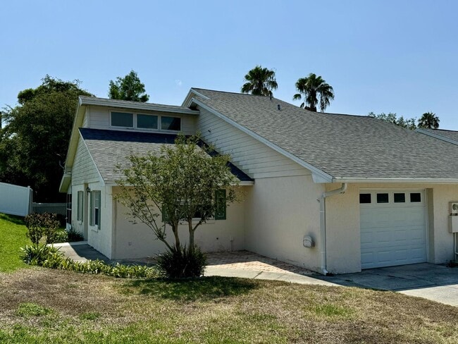 Building Photo - Charming 2-Bedroom Home in Clermont, FL (55+ Community)