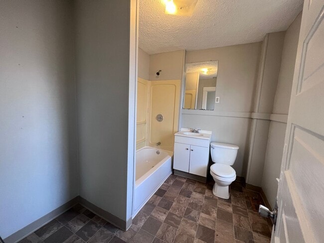 Building Photo - Spacious Four Bedroom Home with Large Yard!