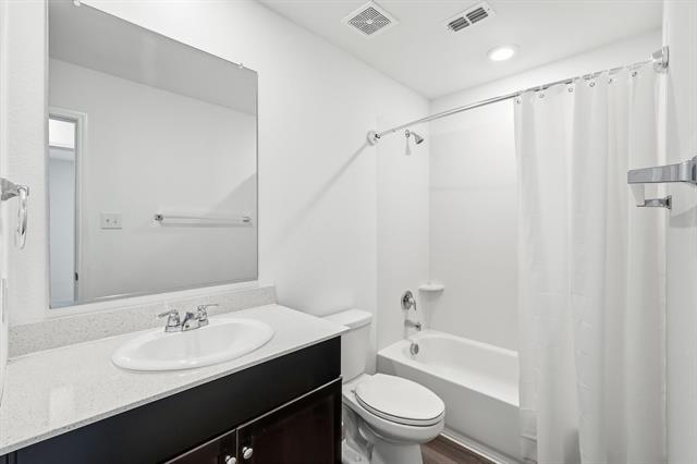 Building Photo - 510 Olmstead Dr